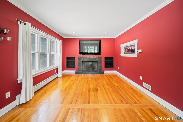 32 Taagan Point Drive, Danbury, CT 06811