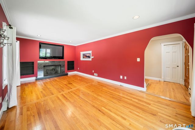 32 Taagan Point Drive, Danbury, CT 06811