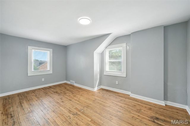 3706 Colonial Avenue, St Louis, MO 63121