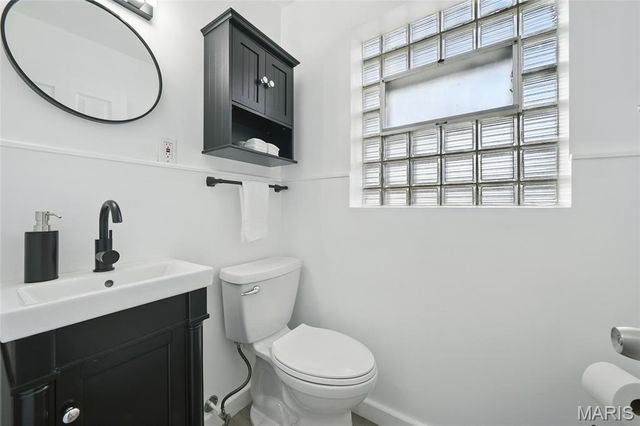 3706 Colonial Avenue, St Louis, MO 63121