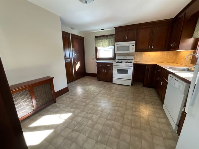 24 Pearl Street 2, Wakefield, MA 01880