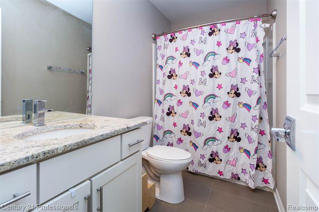 2924 Glenbar Circle, Rochester, MI 48307