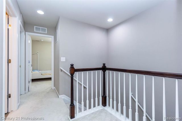 2924 Glenbar Circle, Rochester, MI 48307