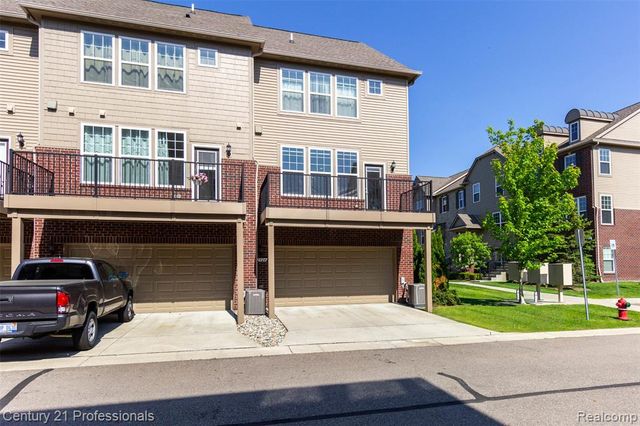 2924 Glenbar Circle, Rochester, MI 48307