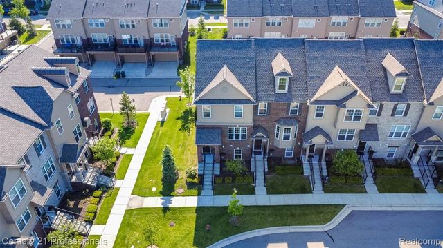 2924 Glenbar Circle, Rochester, MI 48307