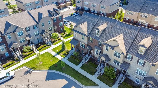 2924 Glenbar Circle, Rochester, MI 48307
