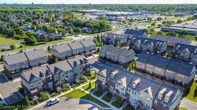 2924 Glenbar Circle, Rochester, MI 48307