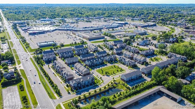 2924 Glenbar Circle, Rochester, MI 48307