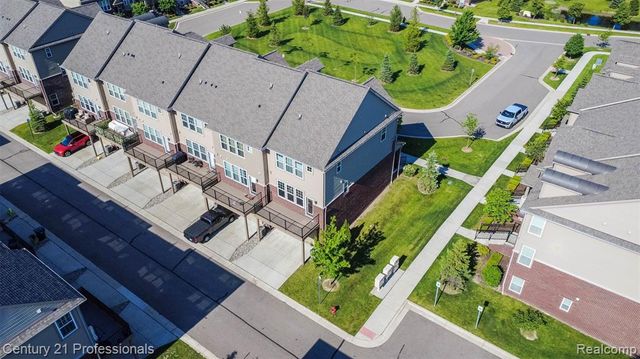 2924 Glenbar Circle, Rochester, MI 48307