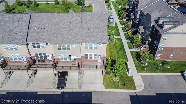 2924 Glenbar Circle, Rochester, MI 48307