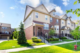 2924 Glenbar Circle, Rochester, MI 48307
