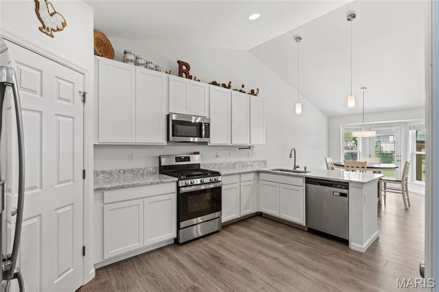 811 Crestwood Court, O'fallon, MO 63366