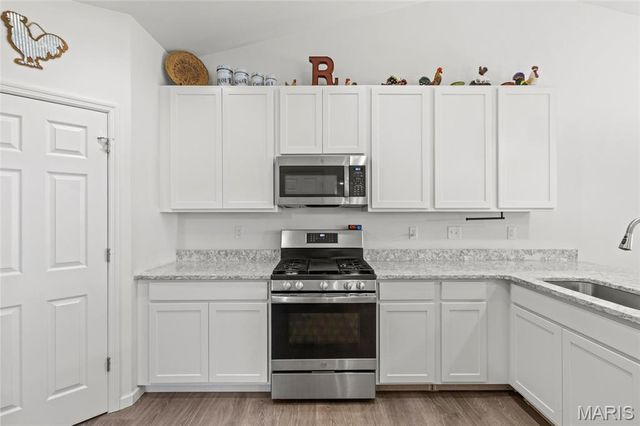 811 Crestwood Court, O'fallon, MO 63366