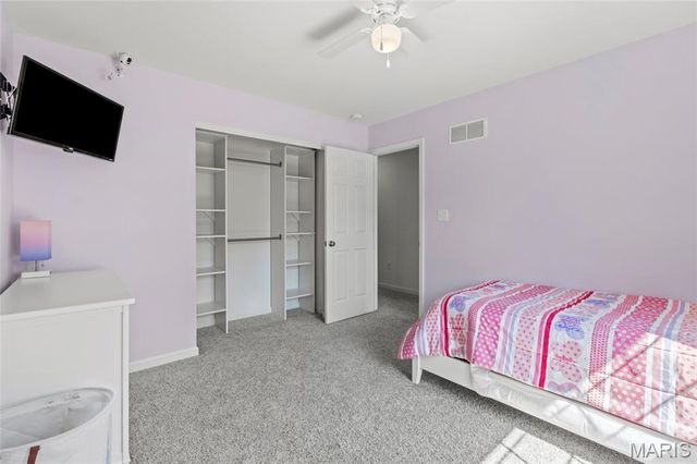 811 Crestwood Court, O'fallon, MO 63366
