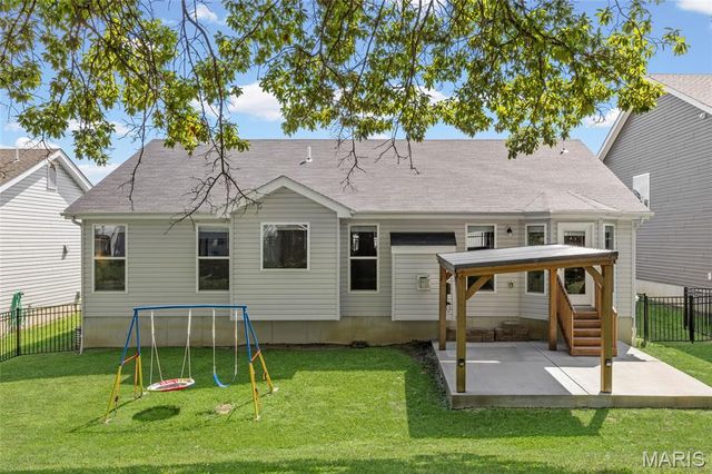 811 Crestwood Court, O'fallon, MO 63366