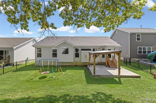 811 Crestwood Court, O'fallon, MO 63366