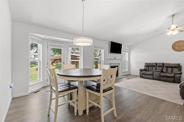811 Crestwood Court, O'fallon, MO 63366