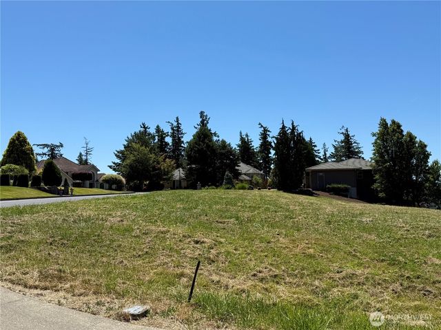1 Center Court, Longview, WA 98632