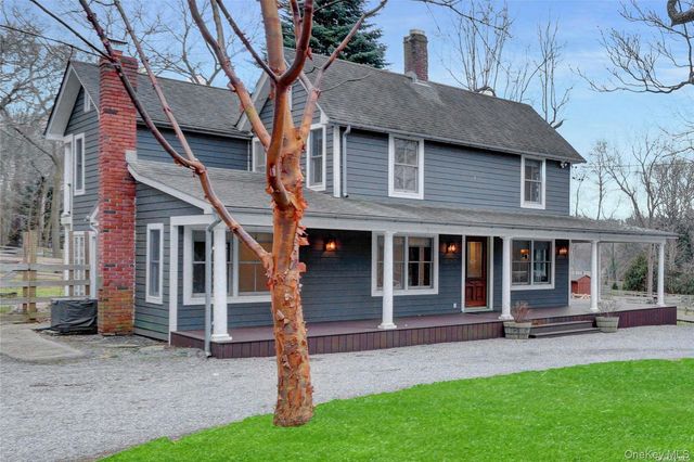 42 Blydenburgh Lane, Stony Brook, NY 11790