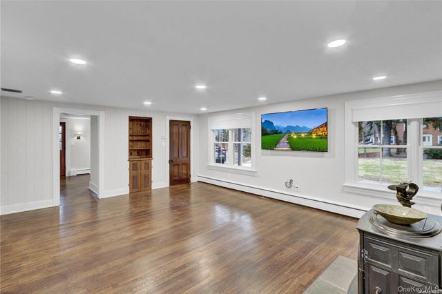 42 Blydenburgh Lane, Stony Brook, NY 11790