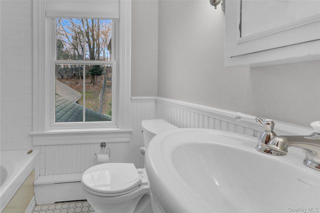 42 Blydenburgh Lane, Stony Brook, NY 11790