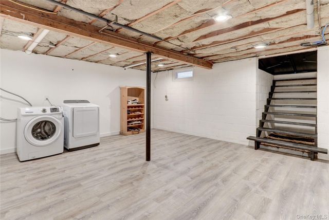 42 Blydenburgh Lane, Stony Brook, NY 11790