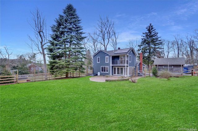 42 Blydenburgh Lane, Stony Brook, NY 11790