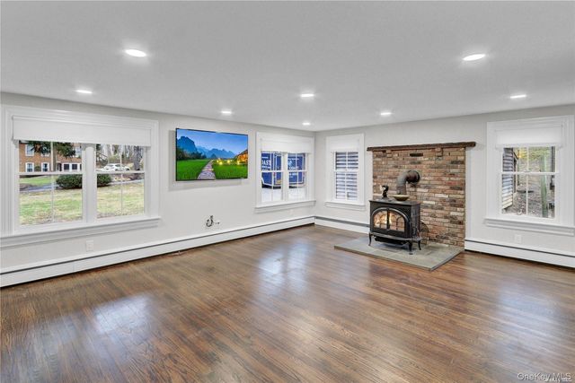 42 Blydenburgh Lane, Stony Brook, NY 11790