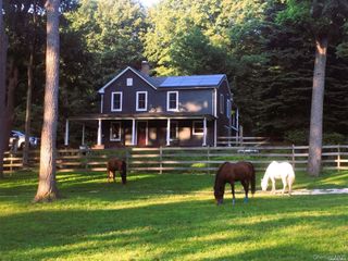 42 Blydenburgh Lane, Stony Brook, NY 11790