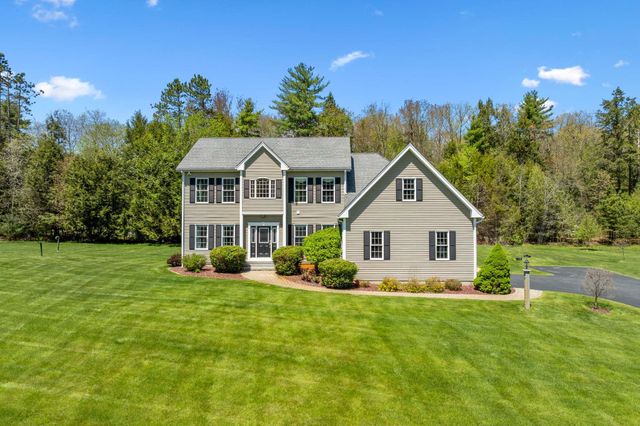 17 Mcqueston Drive, Auburn, NH 03032