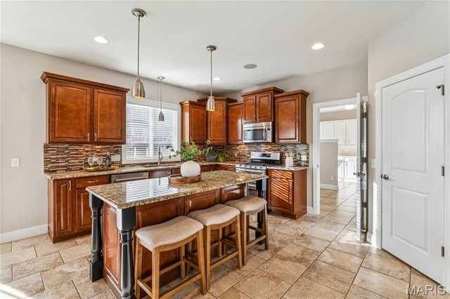 933 Bentley Park Circle Circle, O'fallon, MO 63368