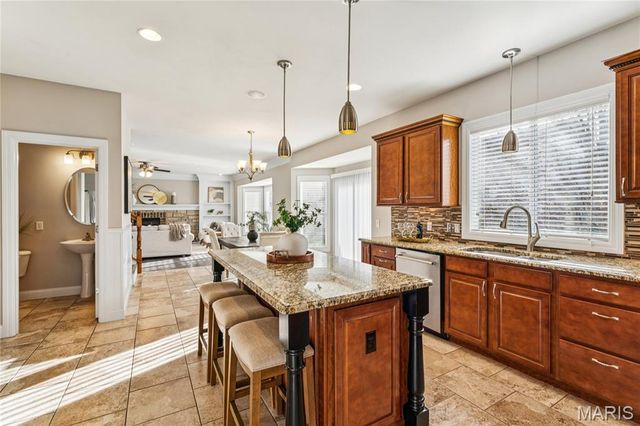 933 Bentley Park Circle Circle, O'fallon, MO 63368