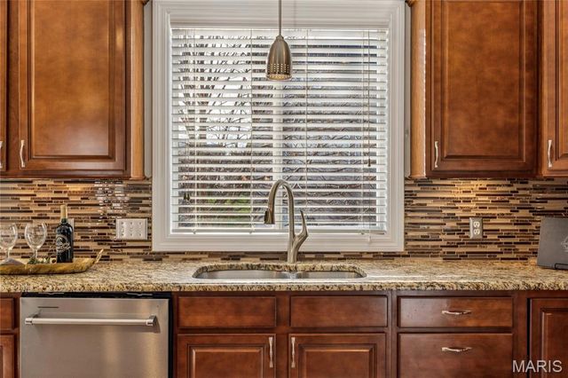 933 Bentley Park Circle Circle, O'fallon, MO 63368