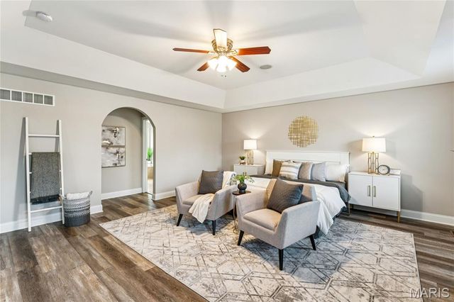 933 Bentley Park Circle Circle, O'fallon, MO 63368