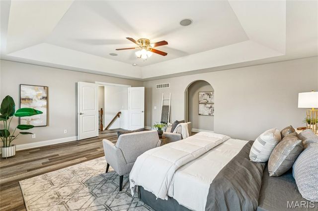 933 Bentley Park Circle Circle, O'fallon, MO 63368