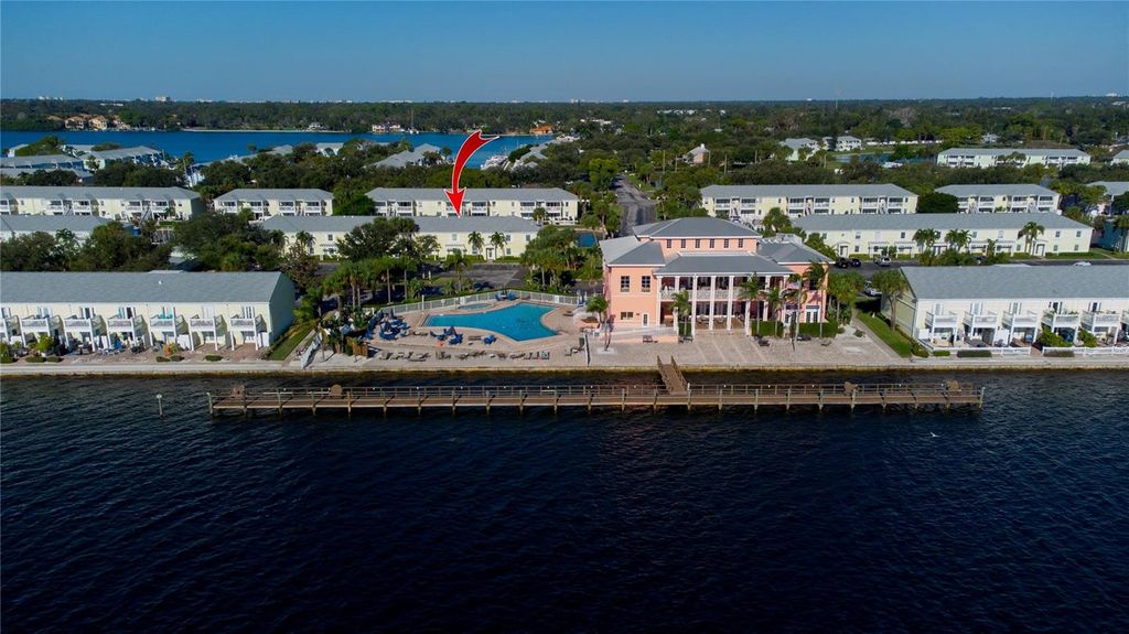 5015 COQUINA KEY DRIVE SE F, St Petersburg, FL 33705
