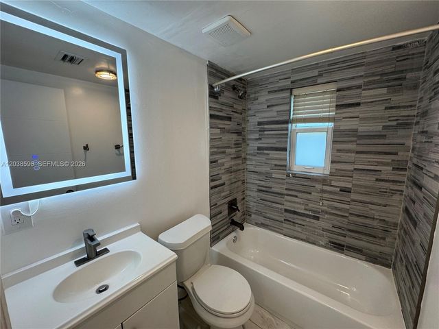 1767 NW 3rd Ave 6, Miami, FL 33136