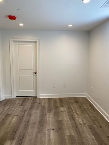 190 Pleasant 2, Marblehead, MA 01945