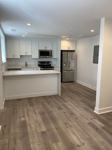 190 Pleasant 2, Marblehead, MA 01945