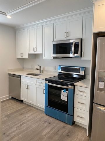 190 Pleasant 2, Marblehead, MA 01945