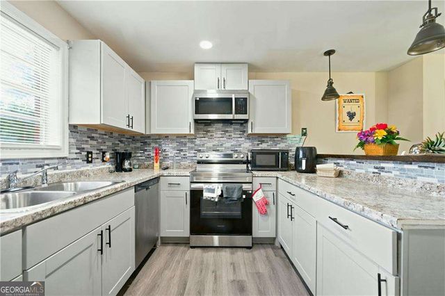 1020 Cedar Circle, Forest Park, GA 30297