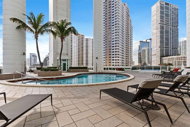 900 Brickell Key Blvd 2002, Miami, FL 33131