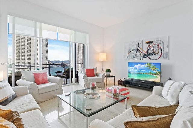 900 Brickell Key Blvd 2002, Miami, FL 33131