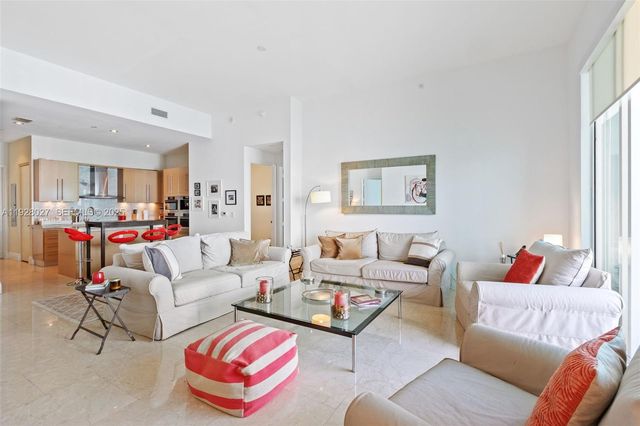 900 Brickell Key Blvd 2002, Miami, FL 33131