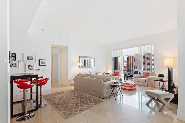 900 Brickell Key Blvd 2002, Miami, FL 33131