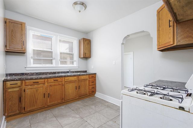 2704 Webb Street Unit: Lower, Detroit, MI 48206