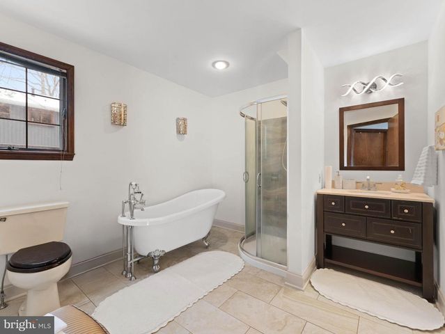 36 EVANINE DR, Berlin, NJ 08009