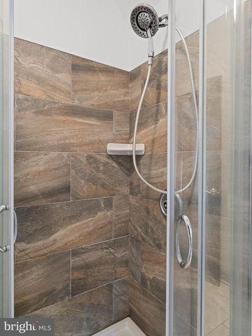 36 EVANINE DR, Berlin, NJ 08009