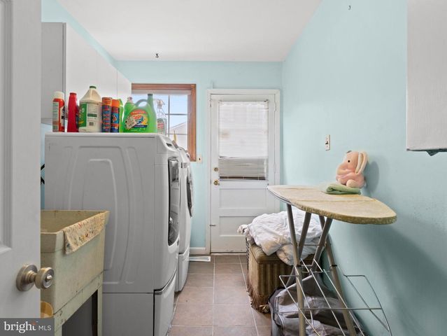 36 EVANINE DR, Berlin, NJ 08009