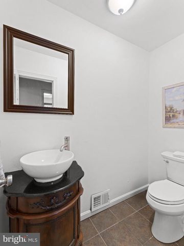 36 EVANINE DR, Berlin, NJ 08009